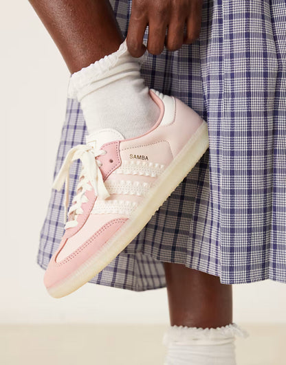 Baskets basses rétro à détails volantés – Style urbain