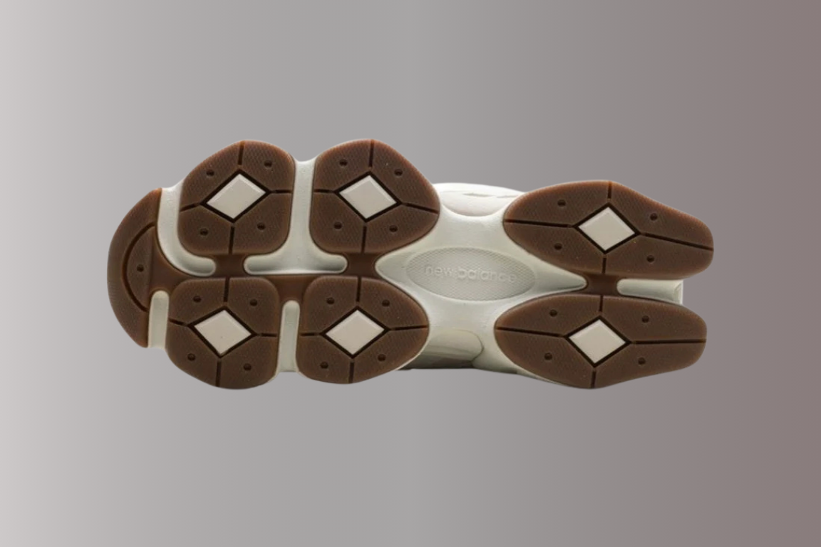 NB 9060 Détail Léopard en Beige